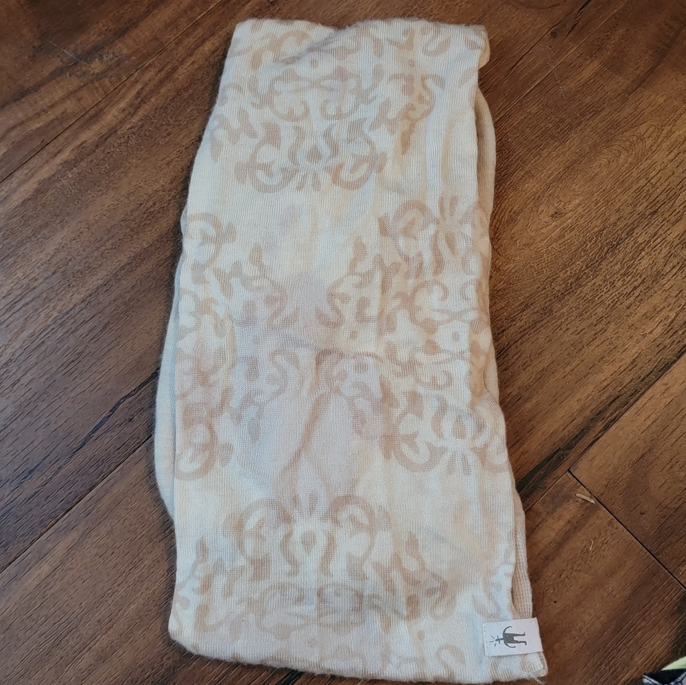 Smart wool infinity scarf